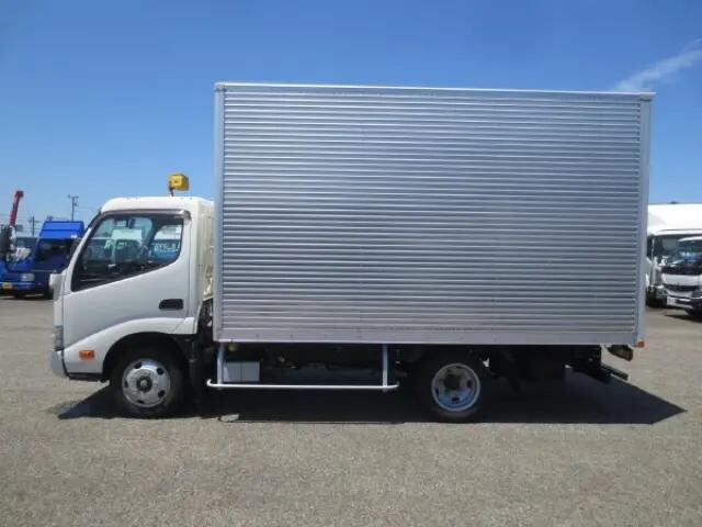 日野デュトロアルミバン小型（2t・3t）[写真08]