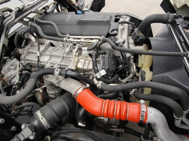 三菱ふそうキャンターアルミウイング小型（2t・3t）[写真15]