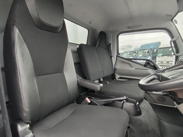 三菱ふそうキャンターアルミウイング小型（2t・3t）[写真21]