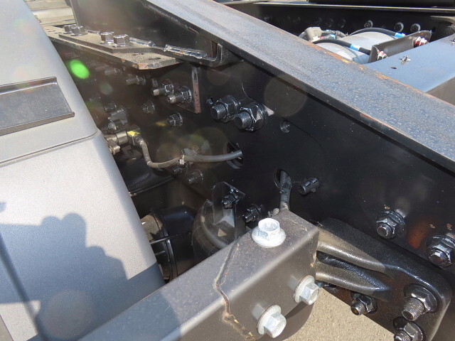 日野プロフィアトレーラーヘッド（トラクターヘッド）大型（10t）[写真13]