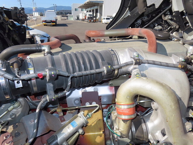 日野プロフィアトレーラーヘッド（トラクターヘッド）大型（10t）[写真18]