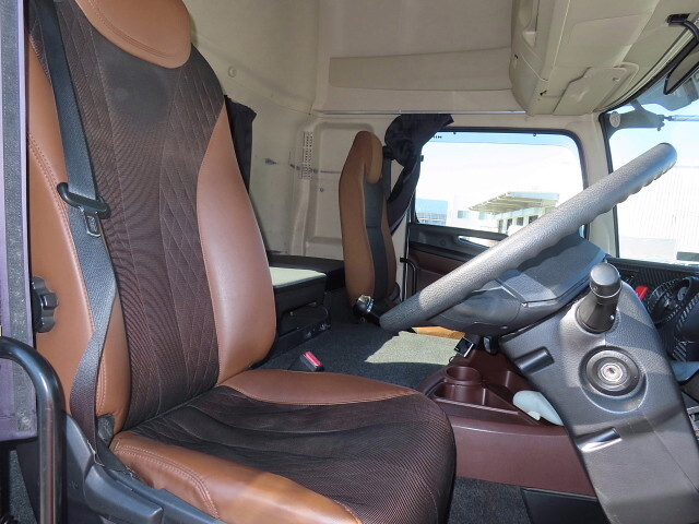 日野プロフィアトレーラーヘッド（トラクターヘッド）大型（10t）[写真21]