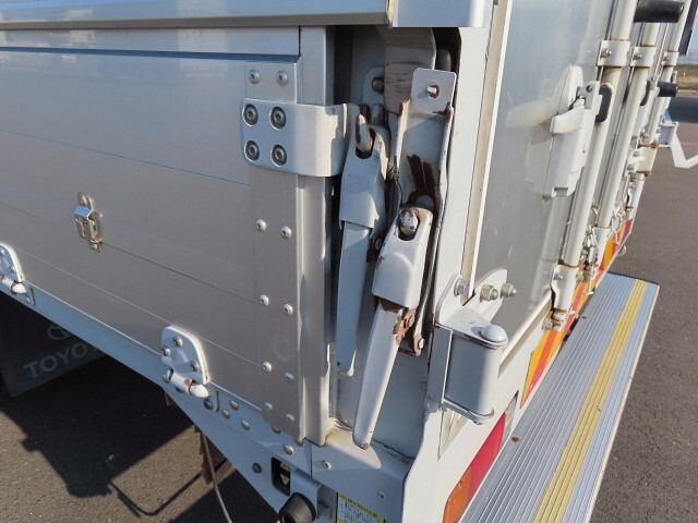 トヨタその他の車種アルミウイング小型（2t・3t）[写真31]