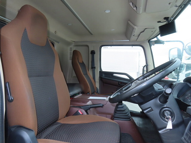 日野レンジャーアルミウイング中型（4t）[写真22]