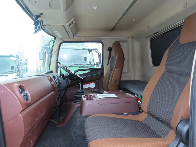 日野レンジャーアルミウイング中型（4t）[写真23]