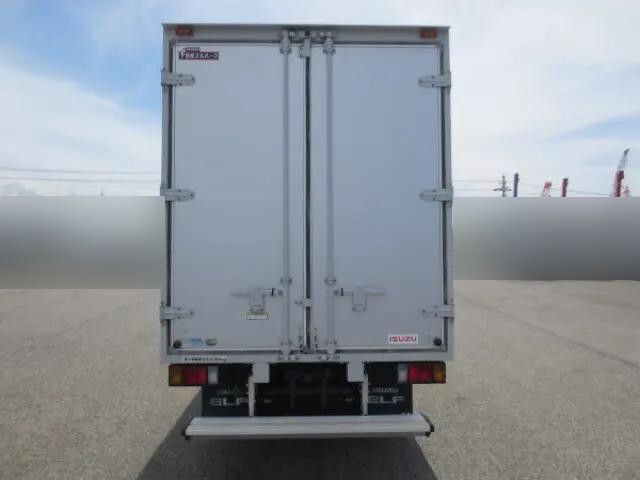 いすゞエルフアルミバン小型（2t・3t）[写真06]