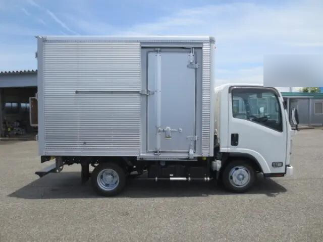 いすゞエルフアルミバン小型（2t・3t）[写真07]
