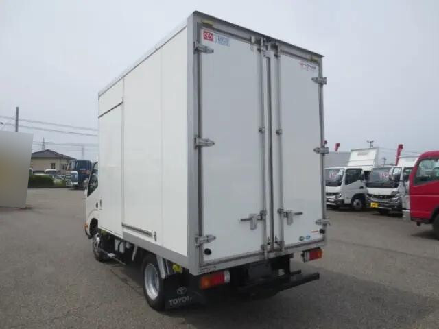 トヨタダイナアルミバン小型（2t・3t）[写真02]
