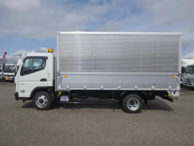 三菱ふそうキャンターアルミウイング小型（2t・3t）[写真08]