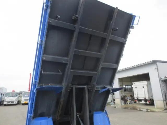 いすゞエルフダンプ小型（2t・3t）[写真11]