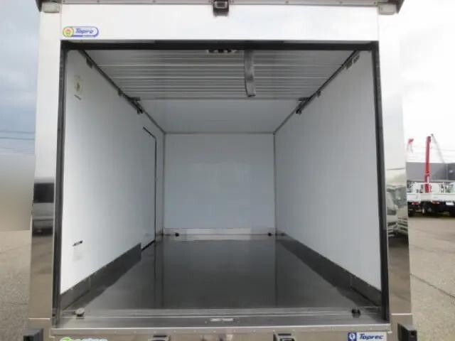 いすゞエルフ保冷バン小型（2t・3t）[写真09]