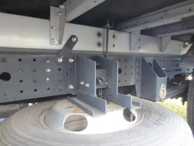 三菱ふそうキャンターアルミバン小型（2t・3t）[写真10]