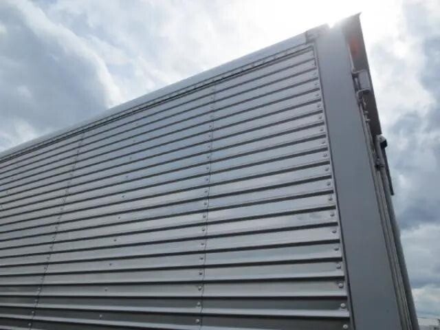 三菱ふそうキャンターアルミバン小型（2t・3t）[写真15]