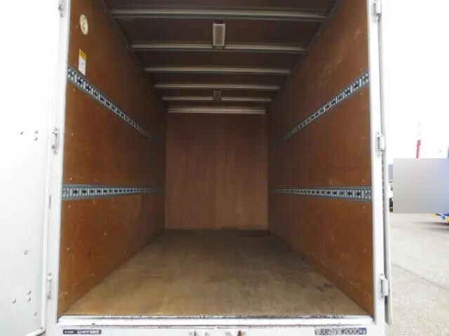 三菱ふそうキャンターアルミバン小型（2t・3t）[写真09]