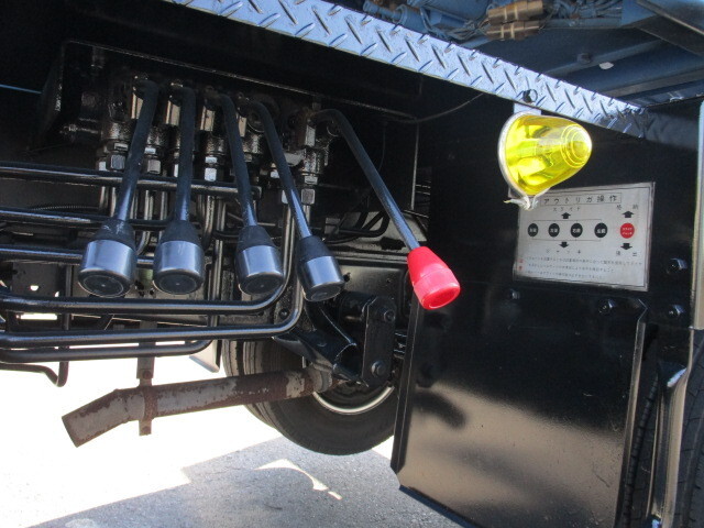 いすゞエルフトラッククレーン小型（2t・3t）[写真34]