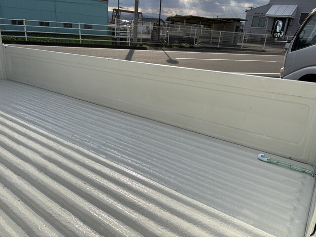 トヨタトヨエース平ボディ小型（2t・3t）[写真18]