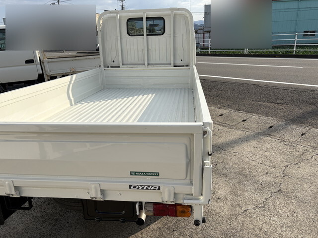 トヨタトヨエース平ボディ小型（2t・3t）[写真20]