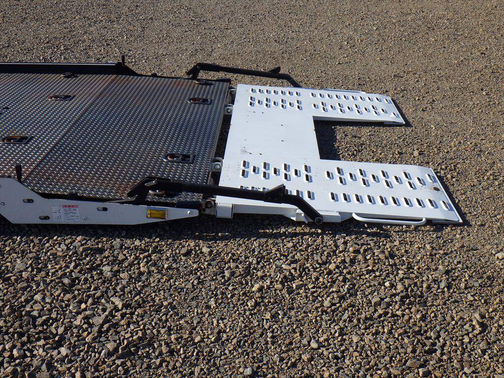 三菱ふそうキャンターセーフティローダー小型（2t・3t）[写真13]