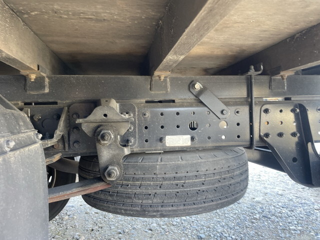 三菱ふそうキャンター平ボディ小型（2t・3t）[写真15]