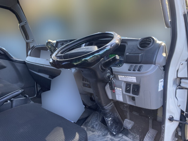 三菱ふそうキャンター平ボディ小型（2t・3t）[写真29]