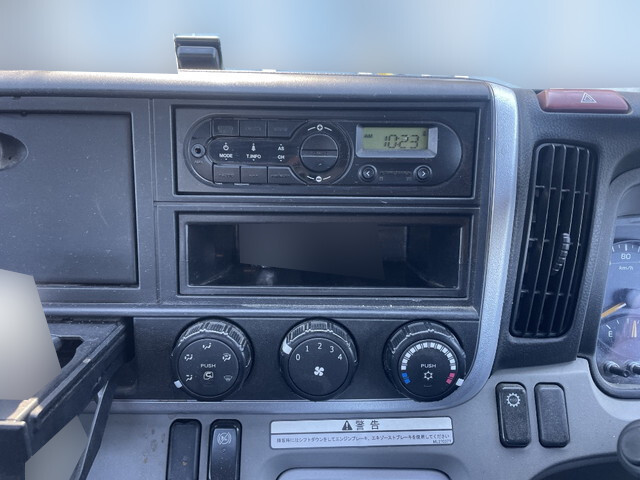 三菱ふそうキャンター平ボディ小型（2t・3t）[写真34]