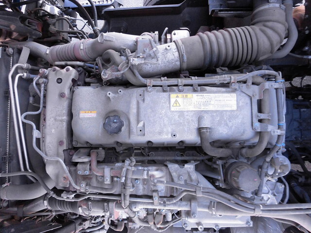 いすゞギガアルミウイング大型（10t）[写真18]