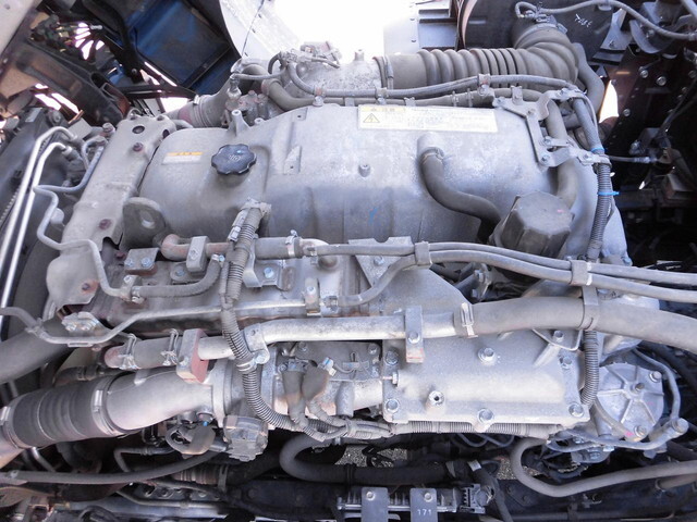 いすゞギガアルミウイング大型（10t）[写真19]