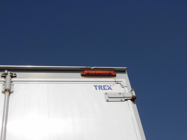 いすゞギガアルミウイング大型（10t）[写真24]