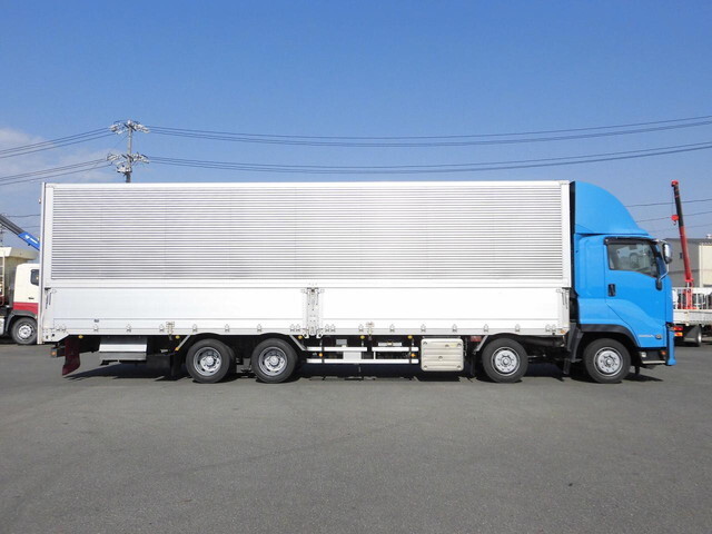 いすゞギガアルミウイング大型（10t）[写真05]