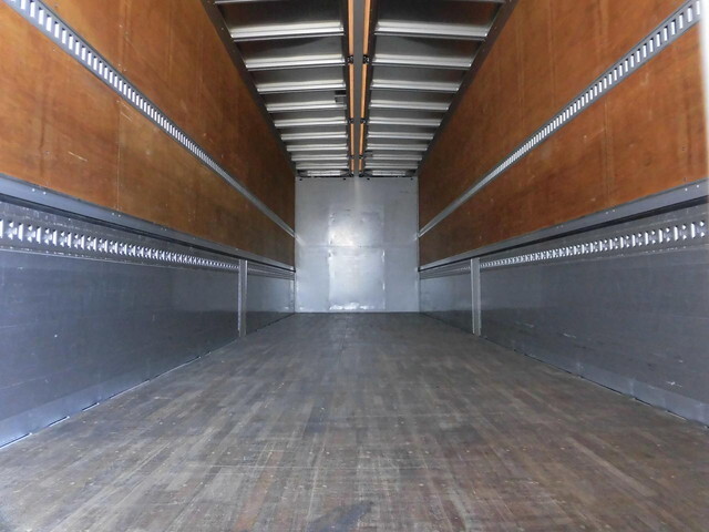 いすゞギガアルミウイング大型（10t）[写真07]