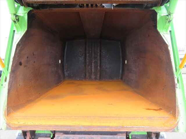 いすゞエルフパッカー車（塵芥車）小型（2t・3t）[写真26]