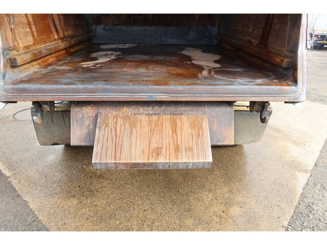 いすゞフォワードパッカー車（塵芥車）中型（4t）[写真14]