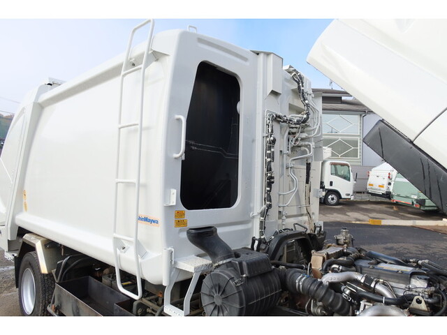 いすゞフォワードパッカー車（塵芥車）中型（4t）[写真19]