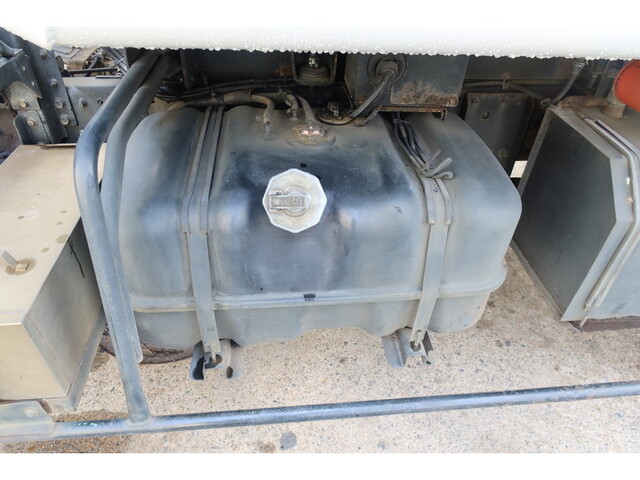 いすゞフォワードパッカー車（塵芥車）中型（4t）[写真27]