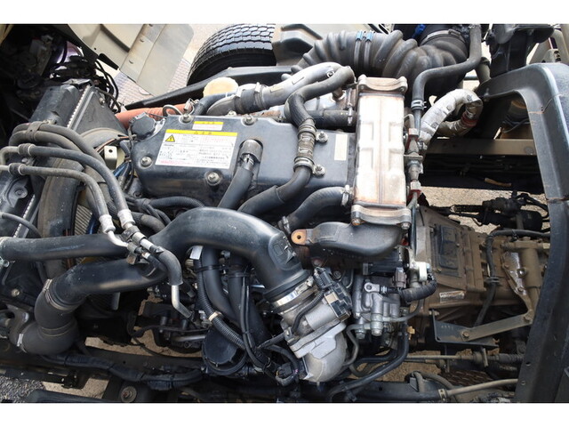 いすゞフォワードパッカー車（塵芥車）中型（4t）[写真28]