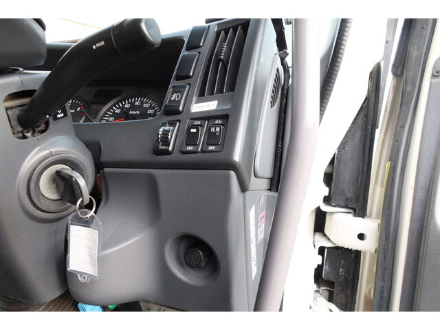 いすゞフォワードパッカー車（塵芥車）中型（4t）[写真31]