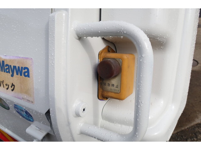 いすゞフォワードパッカー車（塵芥車）中型（4t）[写真09]