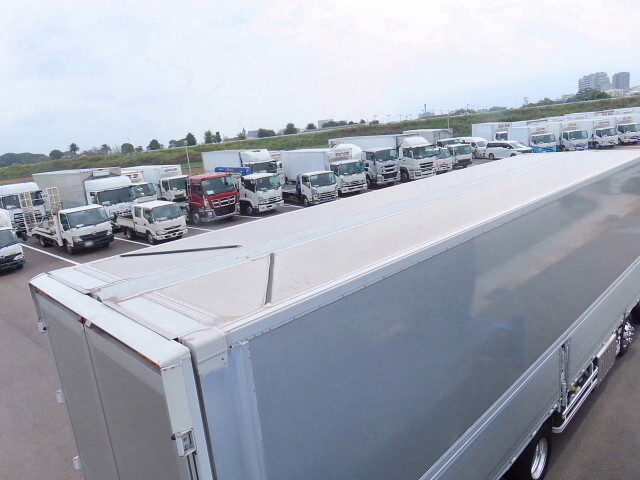 三菱ふそうスーパーグレートアルミウイング大型（10t）[写真12]