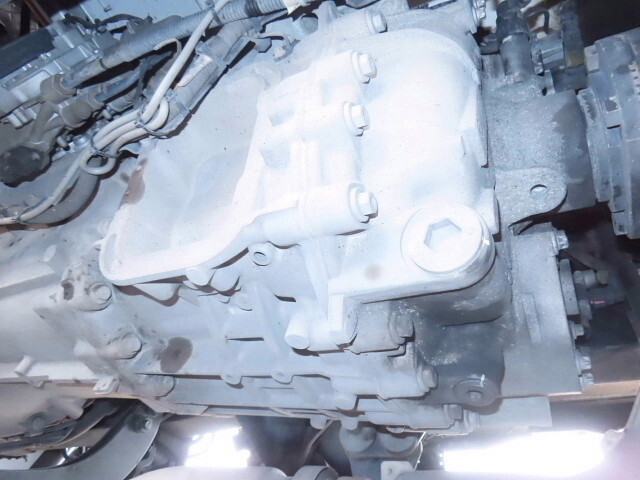 三菱ふそうスーパーグレートアルミウイング大型（10t）[写真13]