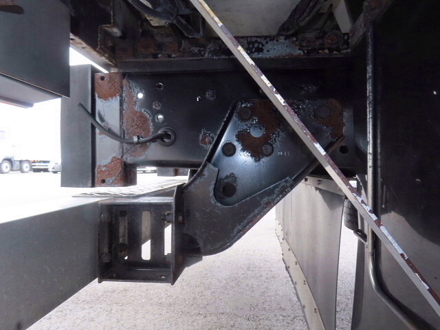 三菱ふそうスーパーグレートアルミウイング大型（10t）[写真19]