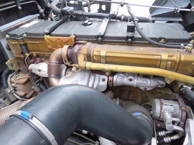 三菱ふそうスーパーグレートアルミウイング大型（10t）[写真25]