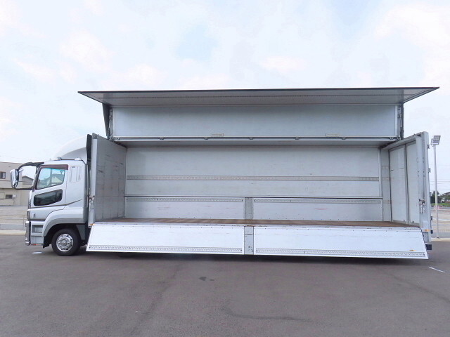 三菱ふそうスーパーグレートアルミウイング大型（10t）[写真32]
