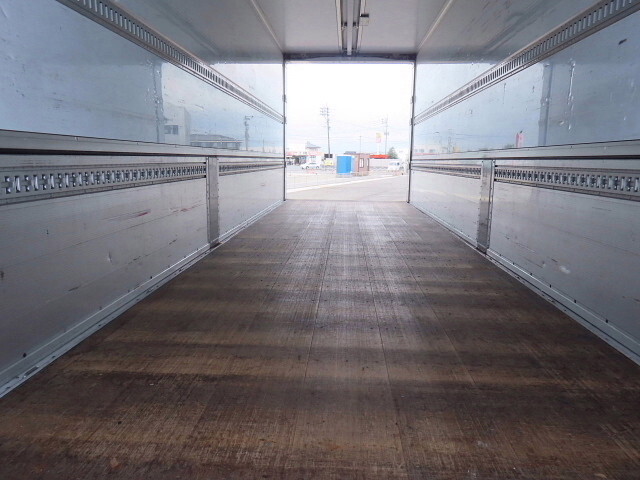 三菱ふそうスーパーグレートアルミウイング大型（10t）[写真09]