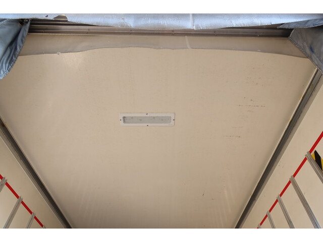 いすゞエルフ冷凍車（冷蔵車）小型（2t・3t）[写真14]