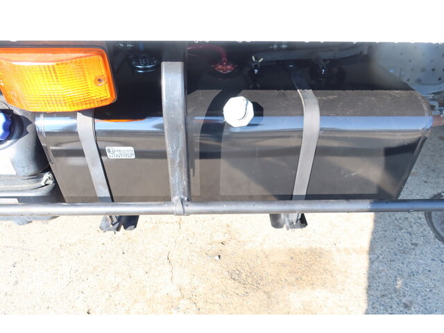 いすゞエルフ冷凍車（冷蔵車）小型（2t・3t）[写真22]