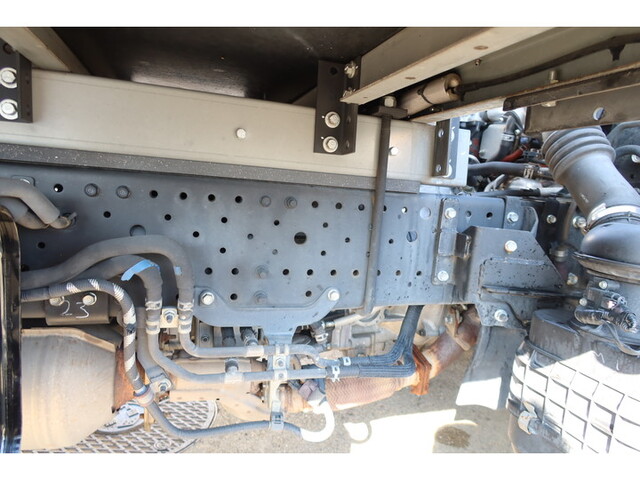 いすゞエルフ冷凍車（冷蔵車）小型（2t・3t）[写真23]