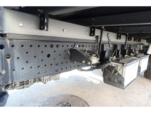 いすゞエルフ冷凍車（冷蔵車）小型（2t・3t）[写真25]