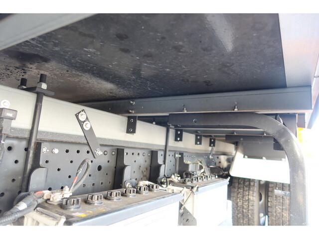 いすゞエルフ冷凍車（冷蔵車）小型（2t・3t）[写真26]