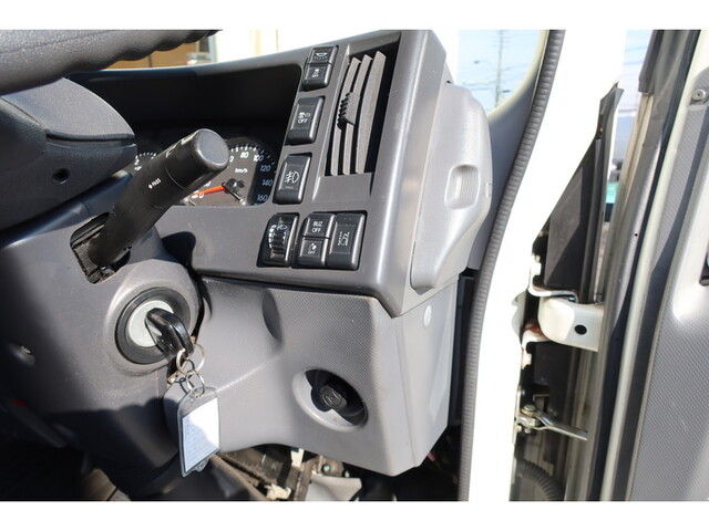 いすゞエルフ冷凍車（冷蔵車）小型（2t・3t）[写真31]