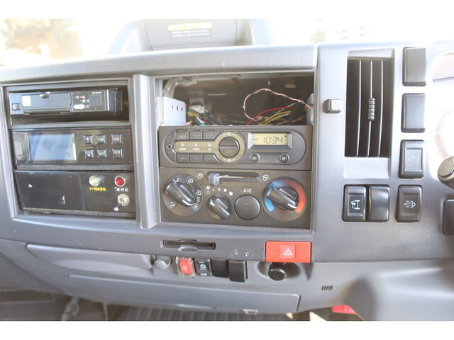 いすゞエルフ冷凍車（冷蔵車）小型（2t・3t）[写真33]